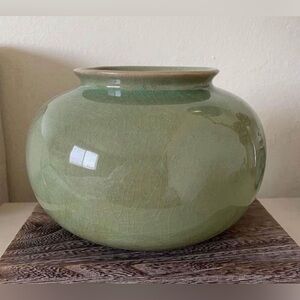 RARE GLAZE GREEN VASE FROM WISTERIA